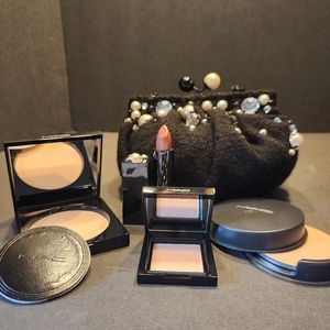 MAC Stylistics Holiday Limited Edition Clutch Purse Powder Highlighter Lipstick